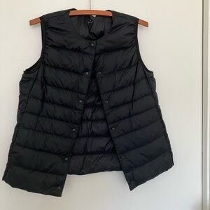 MUJI collarless puffer vest